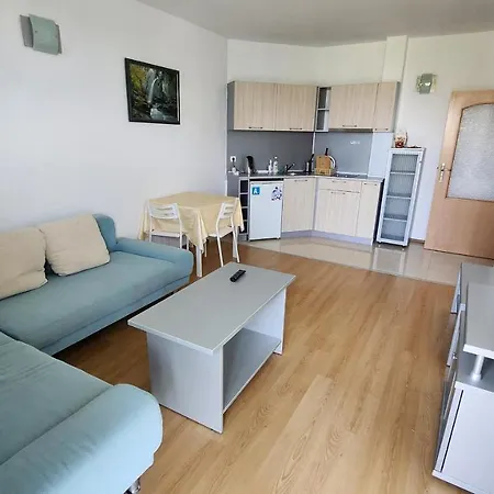 Nushev سفيتي فلاس