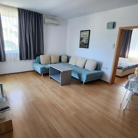 Nushev Hotel