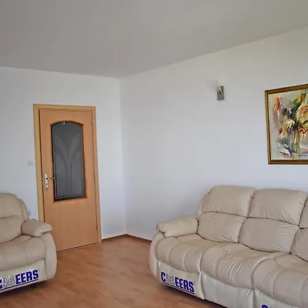 Nushev スヴェティ・ヴラス